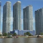 Các dự án cao tầng như một bức tường thành bức tử không gian sông Sài Gòn.