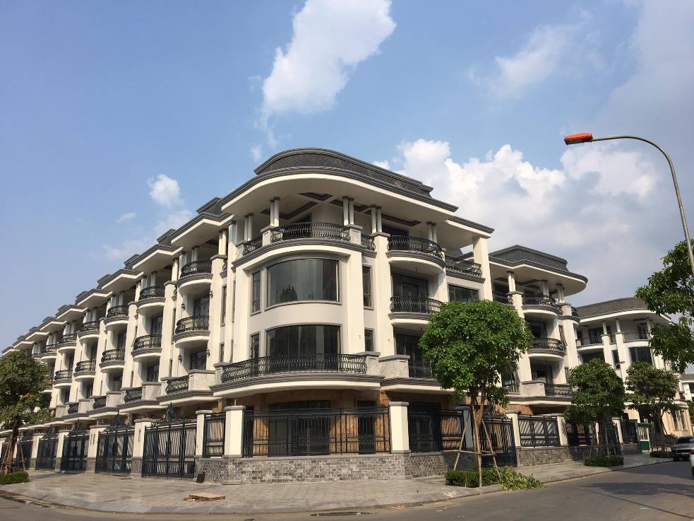 Căn nhà phố thương mại shophouse diện tích 147m2 nằm giữa Nguyễn Thị Nhung và Đinh khu đô thị Vạn Phúc ở phường Hiệp Bình Phước quận Thủ Đức