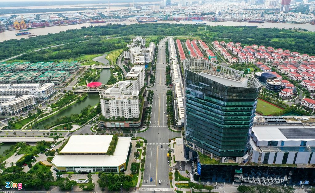 Đường Nguyễn Cơ Thạch một trong những công trình trọng điểm của Khu đô thị mới Thủ Thiêm với tổng chiều dài hơn 2,5 km