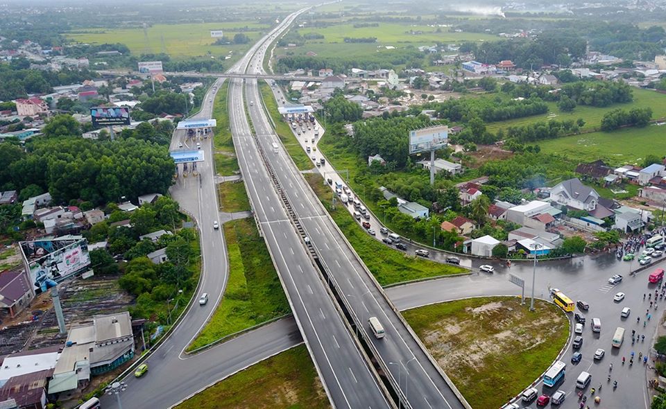 Cao tốc Thành phố Hồ Chí Minh - Long Thành - Dầu Giây qua thị trấn Long Thành, đoạn giao với quốc lộ 51, năm 2018.