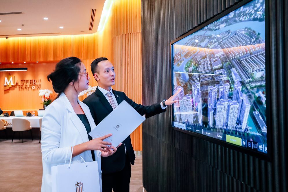 Khu nhà mẫu Masteri Centre Point tích hợp công nghệ hiện đại giúp quan khách hình dung rõ nét cuộc sống tương lai.
