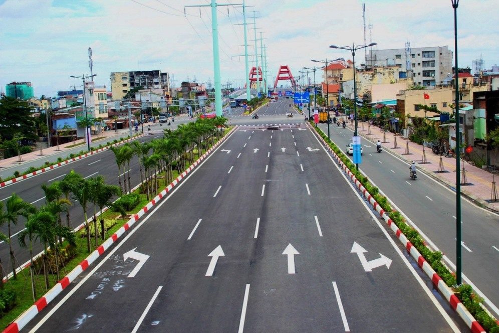 Đại lộ Phạm Văn Đồng tuyến đường huyết mạch của Thành phố Thủ Đức và Thành phố Hồ Chí Minh.