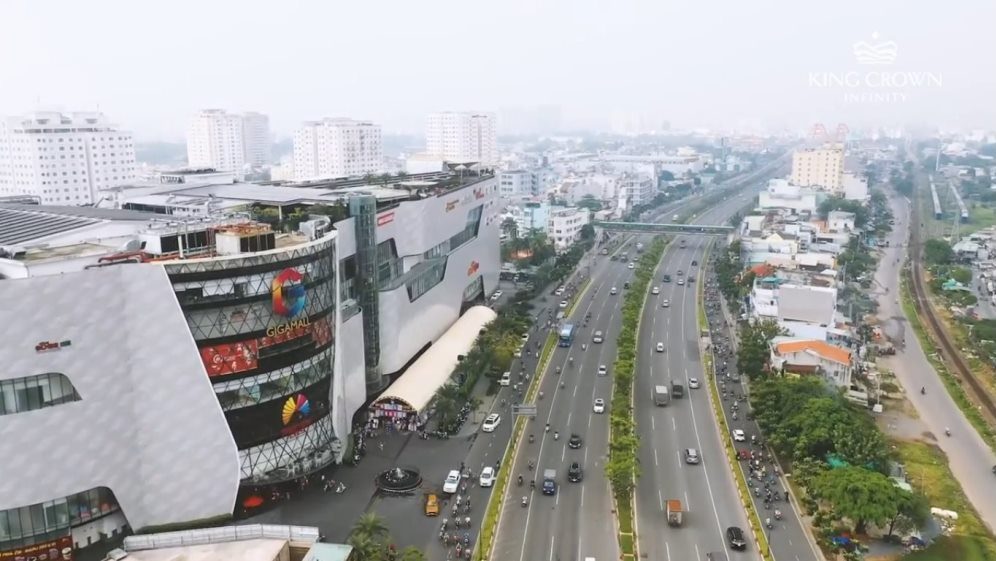 Đại lộ Phạm Văn Đồng tuyến giao thông nội đô đẹp nhất kết nối với sân bay Tân Sơn Nhất.