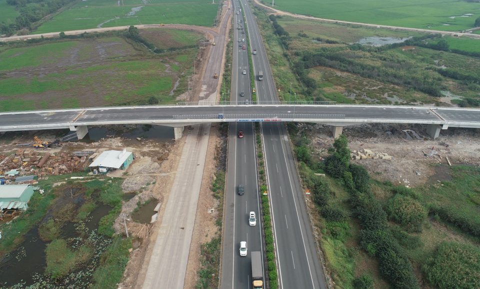 Dự án nút giao 319 kết nối cao tốc Thành phố Hồ Chí Minh - Long Thành - Dầu Giây sẽ chính thức được thông xe vào ngày 30/6 tới.