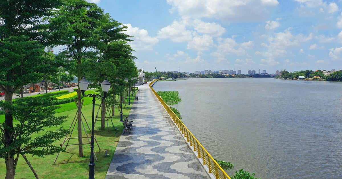 Công viên và đường chạy bộ vên sông Sài Gòn dài 3.2 km tại khu đô thị Vạn Phúc City.
