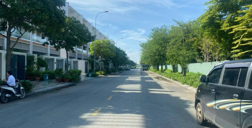 Nhà phố 5x22 Vạn Phúc City hầm 4 tầng hoàn thiện thang máy, đường trước nhà 20m.