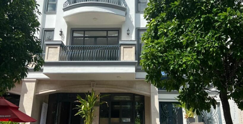 Nhà phố 7m 2 mặt tiền view công viên Vạn Phúc City