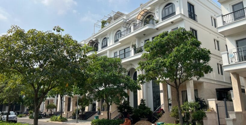 Nhà phố 9x21 hầm 4 tầng Vạn Phúc City hướng Đông Nam sổ hồng