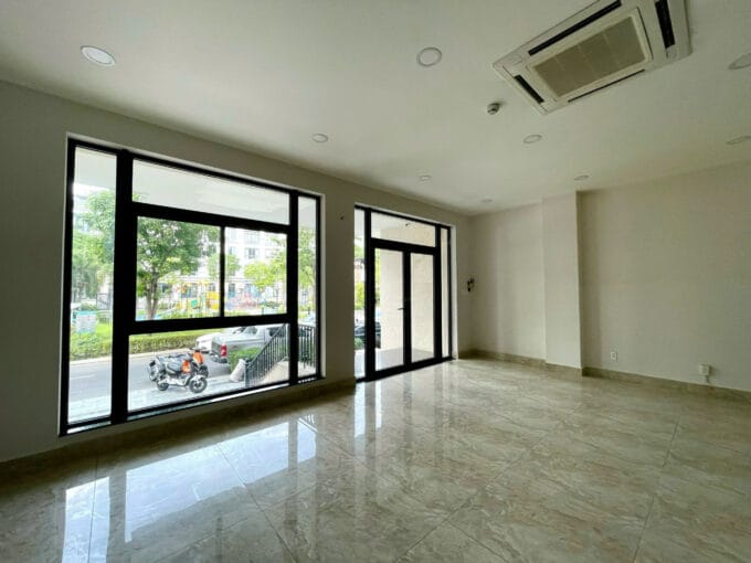 Bán nhà phố 140m2 hầm 5 tầng Vạn Phúc City đối diện công viên Q513