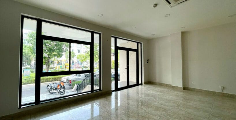 Bán nhà phố 140m2 hầm 5 tầng Vạn Phúc City đối diện công viên Q513