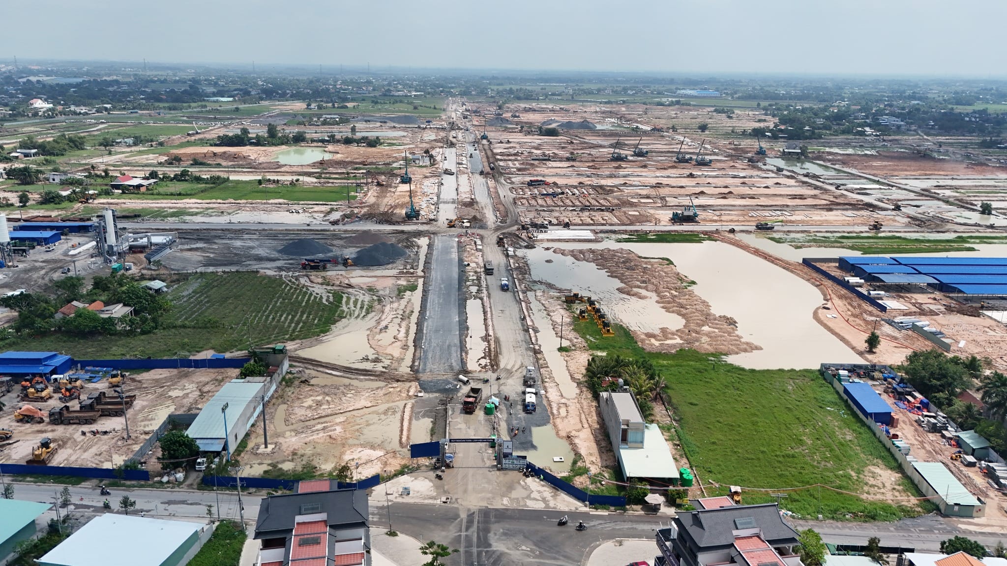 Tiến độ xây dựng dự án Vinhomes Green City tháng 5/2025.